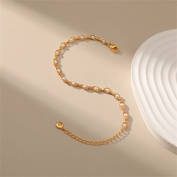 White Pearl & 18K Gold-Plated Oval Station Anklet For Sale