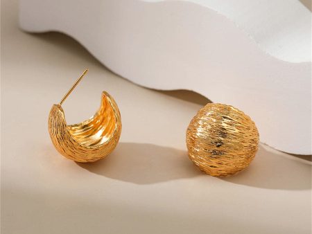 18K Gold-Plated Brushed Curved Round Stud Earrings For Discount